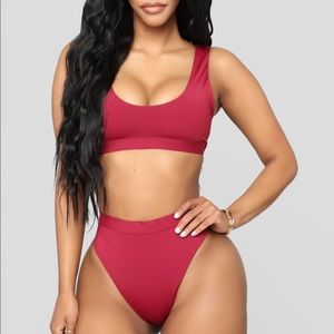 🆕Dippin’ Daisy’s Burgundy bikini set